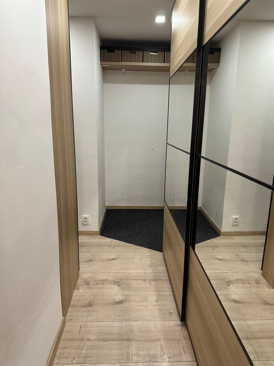 Predaj bytu 2-izbový 50 m², Veronské náměstí, Praha, Praha Predaj bytu 2-izbový 50 m², Veronské náměstí, Praha, Praha