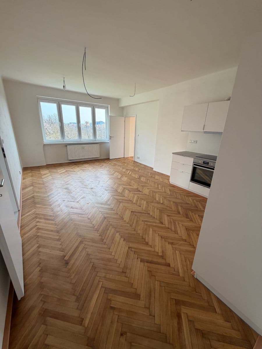Prenájom bytu 3-izbový 64 m², Pod Labuťkou, Praha, Praha Prenájom bytu 3-izbový 64 m², Pod Labuťkou, Praha, Praha