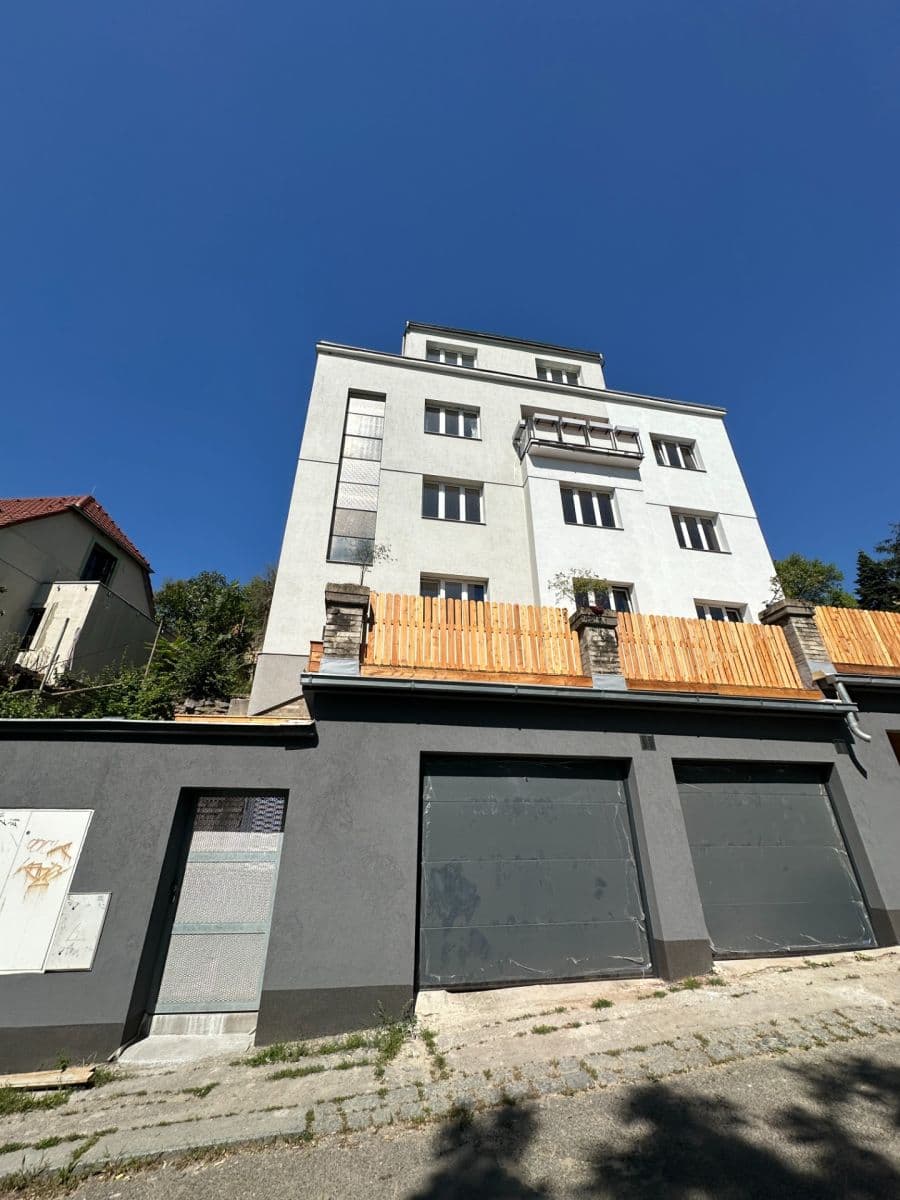 Prenájom bytu 3-izbový 64 m², Pod Labuťkou, Praha, Praha Prenájom bytu 3-izbový 64 m², Pod Labuťkou, Praha, Praha