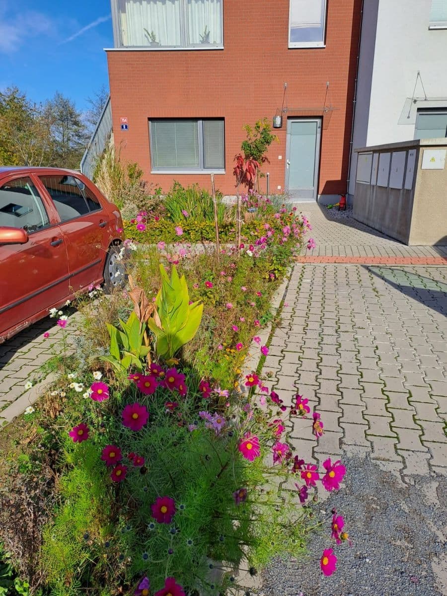 Prenájom bytu 2-izbový 60 m², Plavínová, Říčany, Středočeský kraj Prenájom bytu 2-izbový 60 m², Plavínová, Říčany, Středočeský kraj