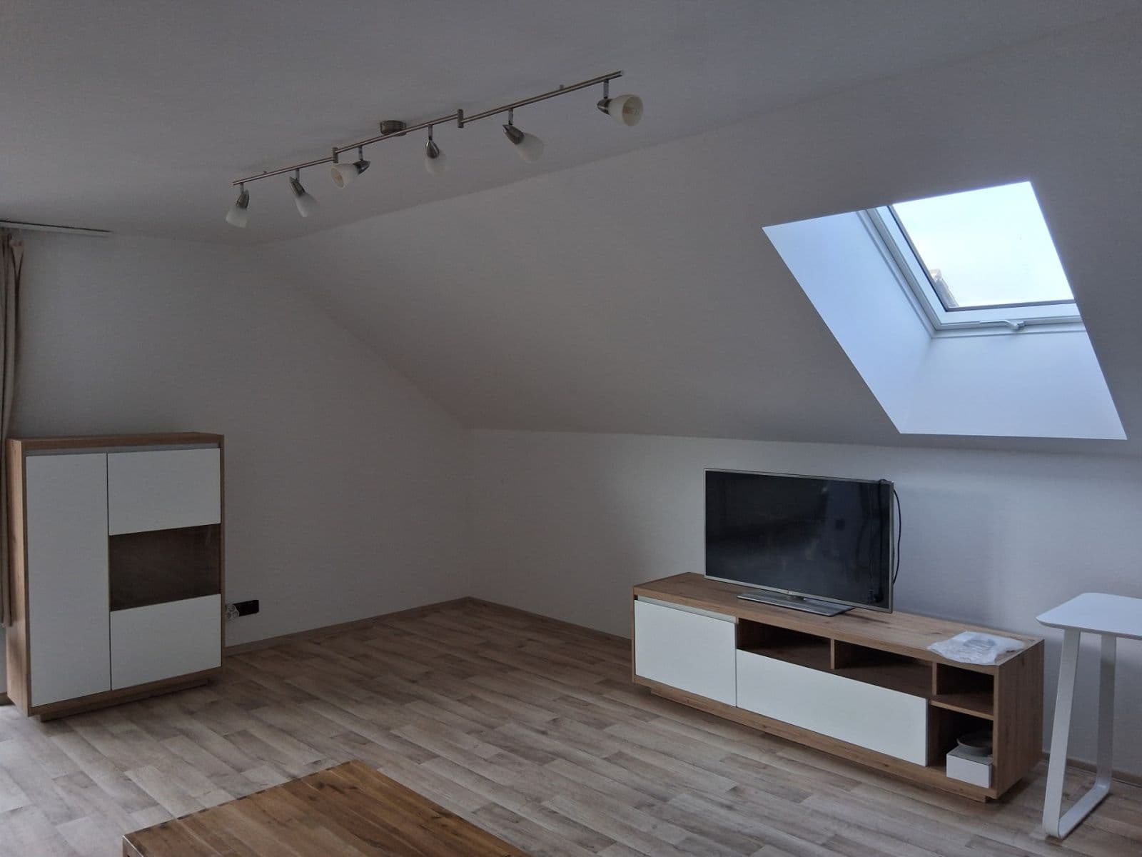 Prenájom bytu 3-izbový 100 m², Chudčice, Jihomoravský kraj Prenájom bytu 3-izbový 100 m², Chudčice, Jihomoravský kraj