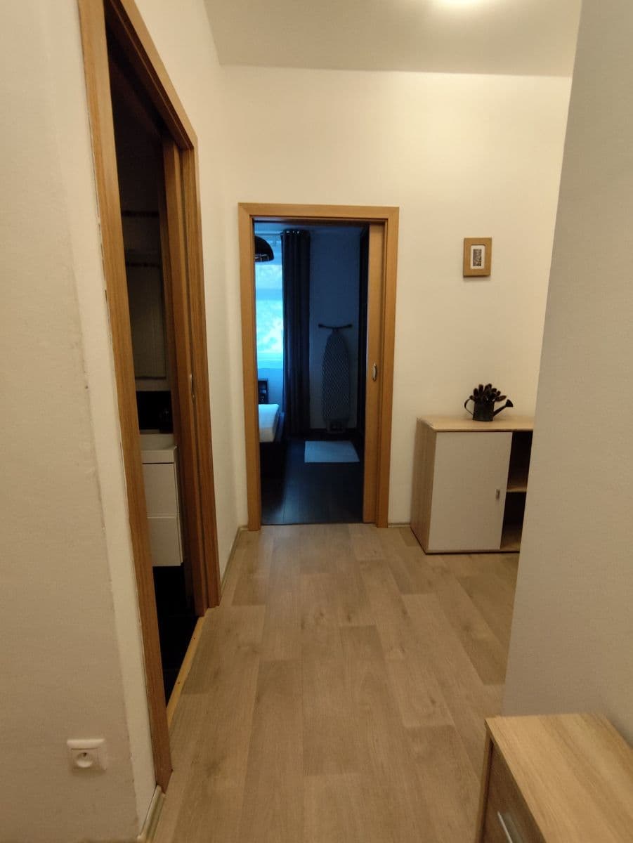 Prenájom bytu 2-izbový 41 m², Stupkova, Praha, Praha Prenájom bytu 2-izbový 41 m², Stupkova, Praha, Praha