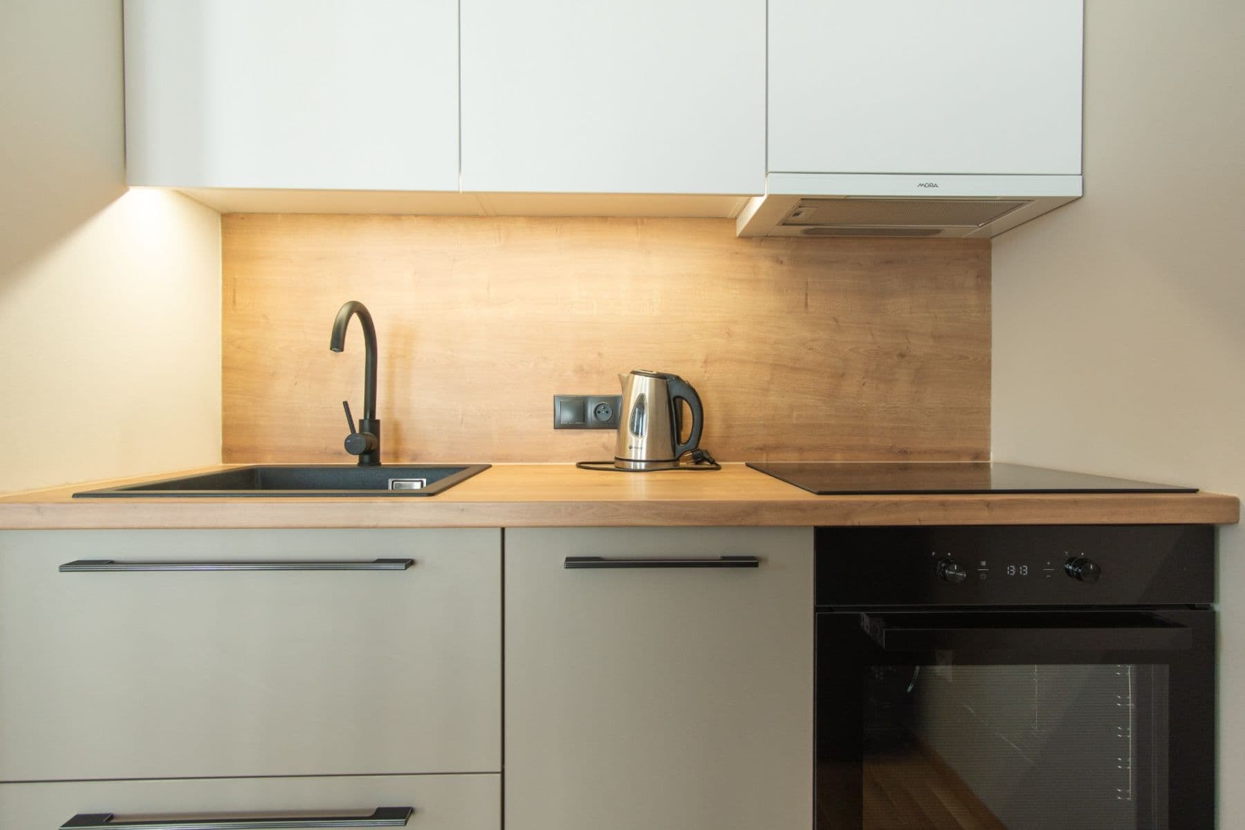 Prenájom bytu 1-izbový 42 m², Argentinská, Praha, Praha Prenájom bytu 1-izbový 42 m², Argentinská, Praha, Praha