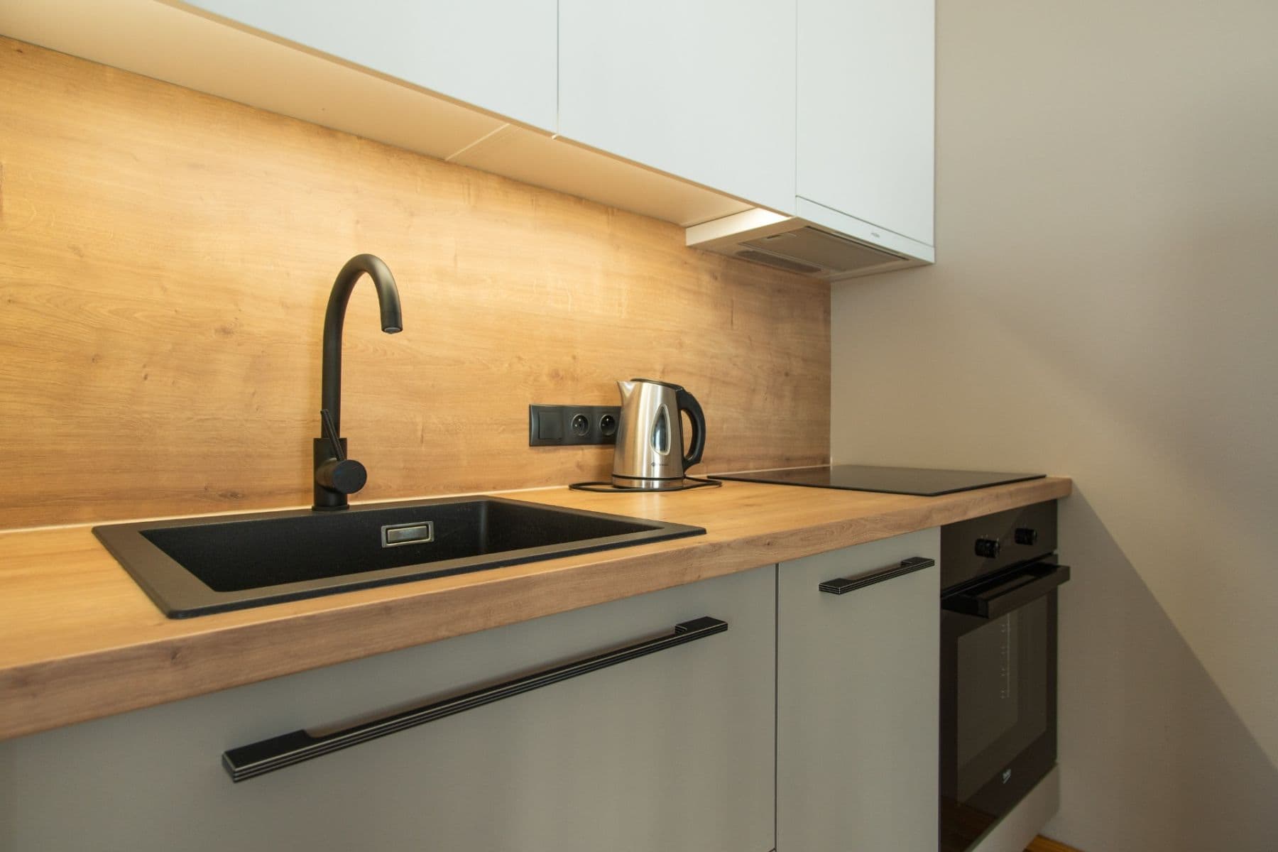 Prenájom bytu 1-izbový 42 m², Argentinská, Praha, Praha Prenájom bytu 1-izbový 42 m², Argentinská, Praha, Praha