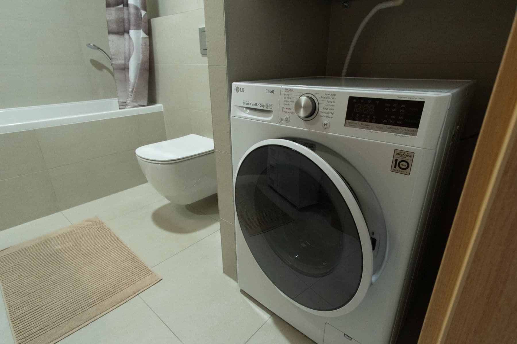 Prenájom bytu 1-izbový 42 m², Argentinská, Praha, Praha Prenájom bytu 1-izbový 42 m², Argentinská, Praha, Praha