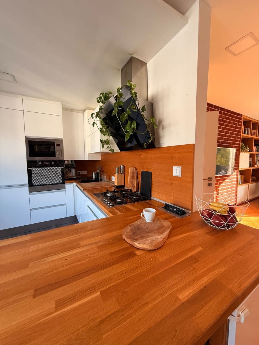 Predaj bytu 3-izbový 88 m², Masarykova, Ústí nad Labem, Ústecký kraj Predaj bytu 3-izbový 88 m², Masarykova, Ústí nad Labem, Ústecký kraj