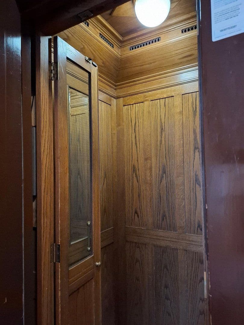 Predaj bytu 6-izbový 159 m², Berlin, Berlín Predaj bytu 6-izbový 159 m², Berlin, Berlín