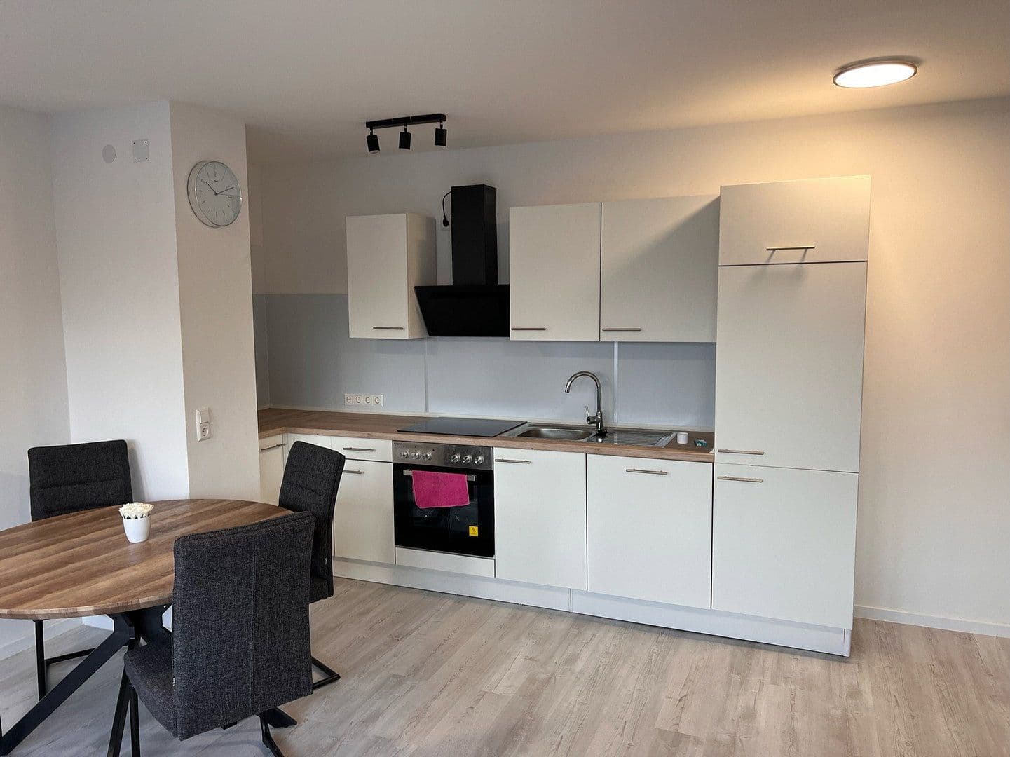 Prenájom bytu 2-izbový 54 m², Haeberlinstrasse 8, Stuttgart-Vaihingen, Bádensko-Wurttembersko Prenájom bytu 2-izbový 54 m², Haeberlinstrasse 8, Stuttgart-Vaihingen, Bádensko-Wurttembersko