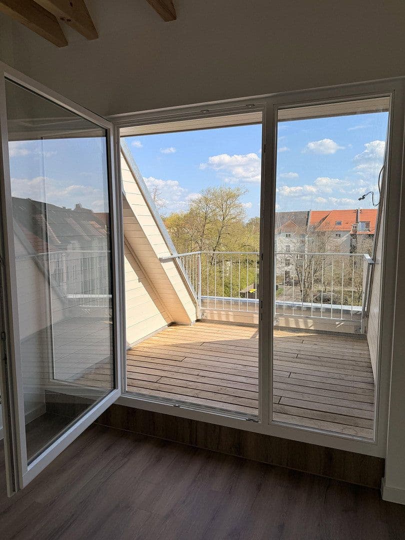 Prenájom bytu 3-izbový 75 m², Klingerplatz 4, Leipzig, Sasko Prenájom bytu 3-izbový 75 m², Klingerplatz 4, Leipzig, Sasko