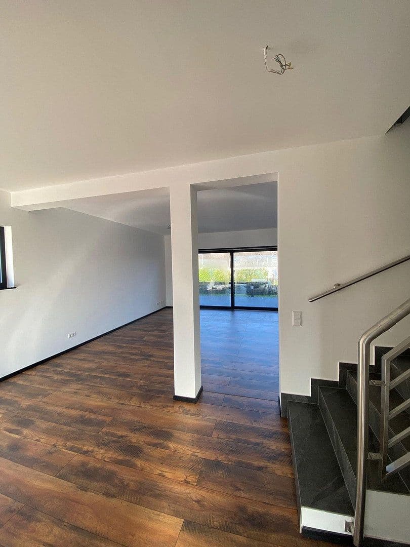 Prenájom domu 140 m², pozemek 300 m², Kassel, Hesensko Prenájom domu 140 m², pozemek 300 m², Kassel, Hesensko