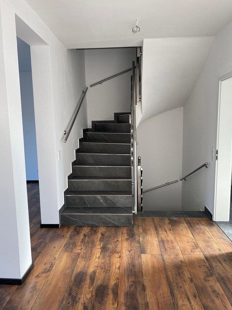 Prenájom domu 140 m², pozemek 300 m², Kassel, Hesensko Prenájom domu 140 m², pozemek 300 m², Kassel, Hesensko