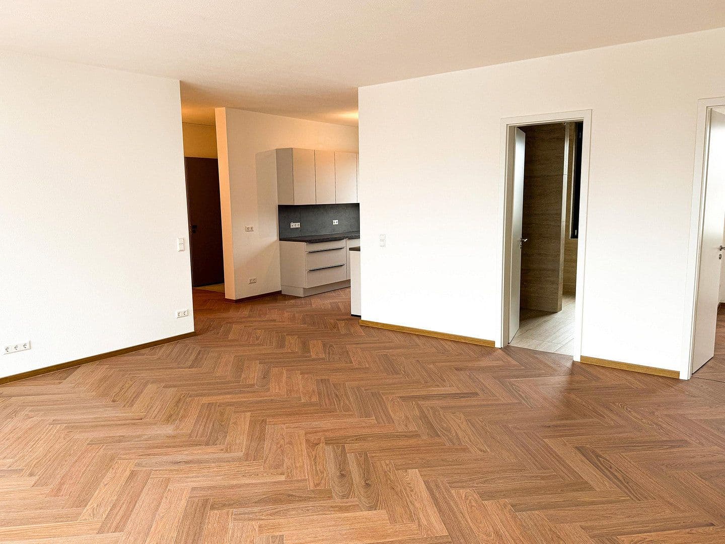 Prenájom bytu 3-izbový 110 m², Justinus-Kerner-Str. 23, Denkendorf, Bádensko-Wurttembersko Prenájom bytu 3-izbový 110 m², Justinus-Kerner-Str. 23, Denkendorf, Bádensko-Wurttembersko