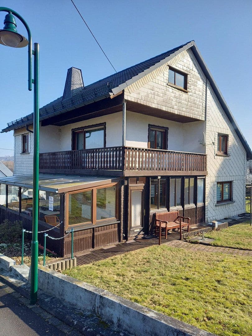 Predaj domu 166 m², pozemek 590 m², Neustadt/ Westerwald, Porýnie-Falcko Predaj domu 166 m², pozemek 590 m², Neustadt/ Westerwald, Porýnie-Falcko