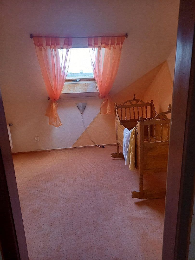 Predaj domu 166 m², pozemek 590 m², Neustadt/ Westerwald, Porýnie-Falcko Predaj domu 166 m², pozemek 590 m², Neustadt/ Westerwald, Porýnie-Falcko