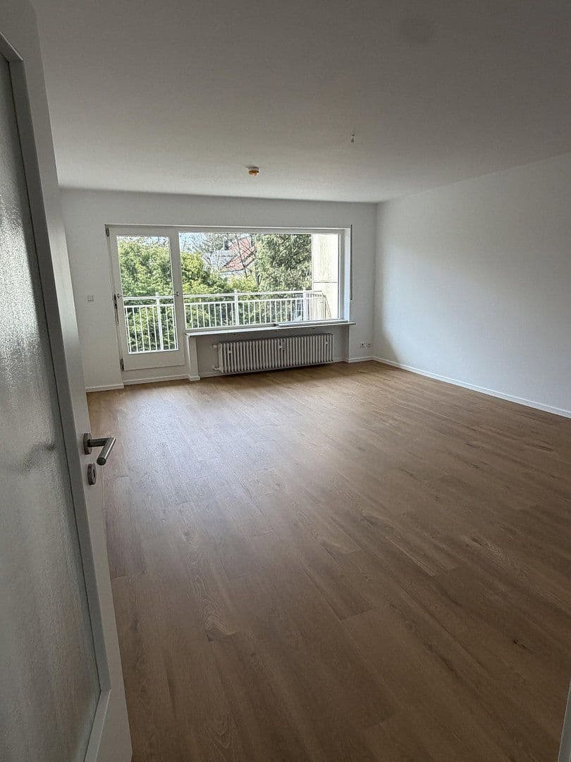 Prenájom bytu 3-izbový 78 m², Altmühlstraße, München, Bavorsko Prenájom bytu 3-izbový 78 m², Altmühlstraße, München, Bavorsko