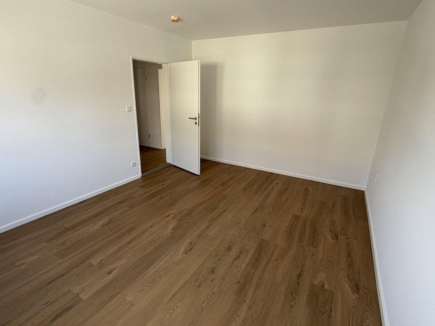 Prenájom bytu 3-izbový 78 m², Altmühlstraße, München, Bavorsko Prenájom bytu 3-izbový 78 m², Altmühlstraße, München, Bavorsko