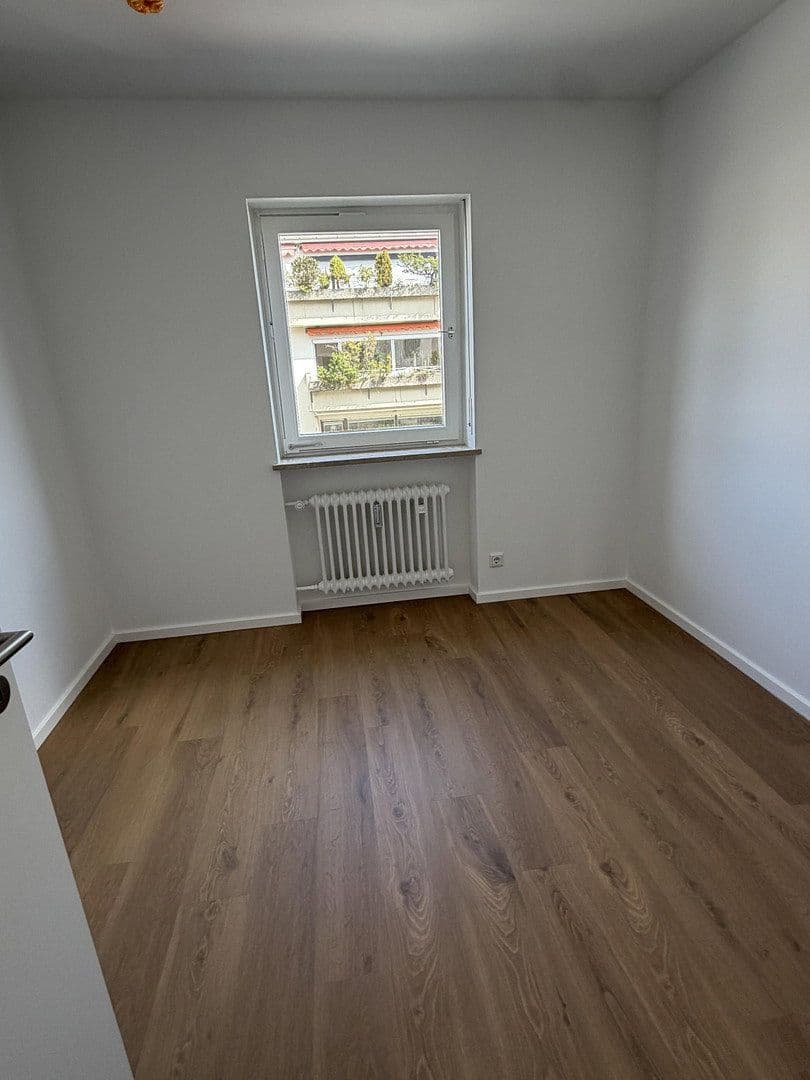 Prenájom bytu 3-izbový 78 m², Altmühlstraße, München, Bavorsko Prenájom bytu 3-izbový 78 m², Altmühlstraße, München, Bavorsko