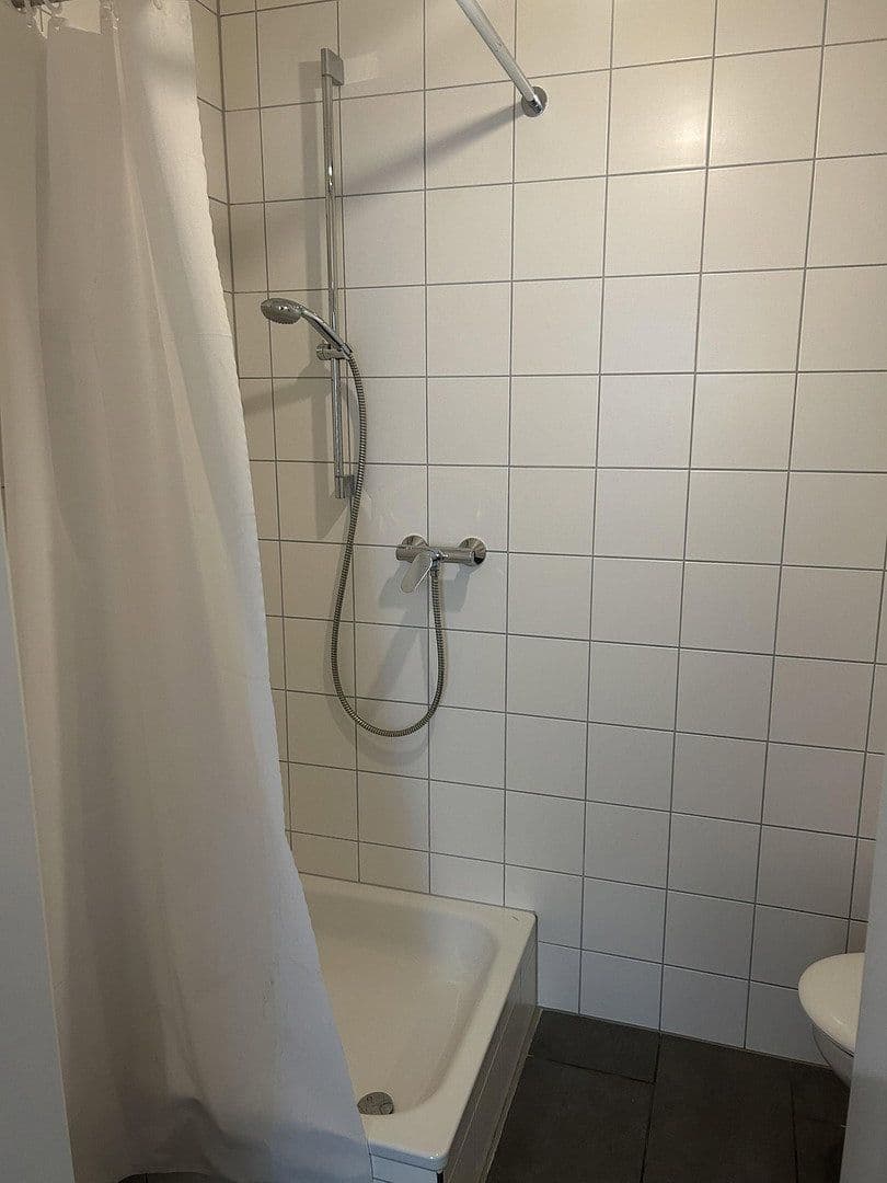 Prenájom bytu 4-izbový 100 m², Koselstraße, Frankfurt am Main, Hesensko Prenájom bytu 4-izbový 100 m², Koselstraße, Frankfurt am Main, Hesensko