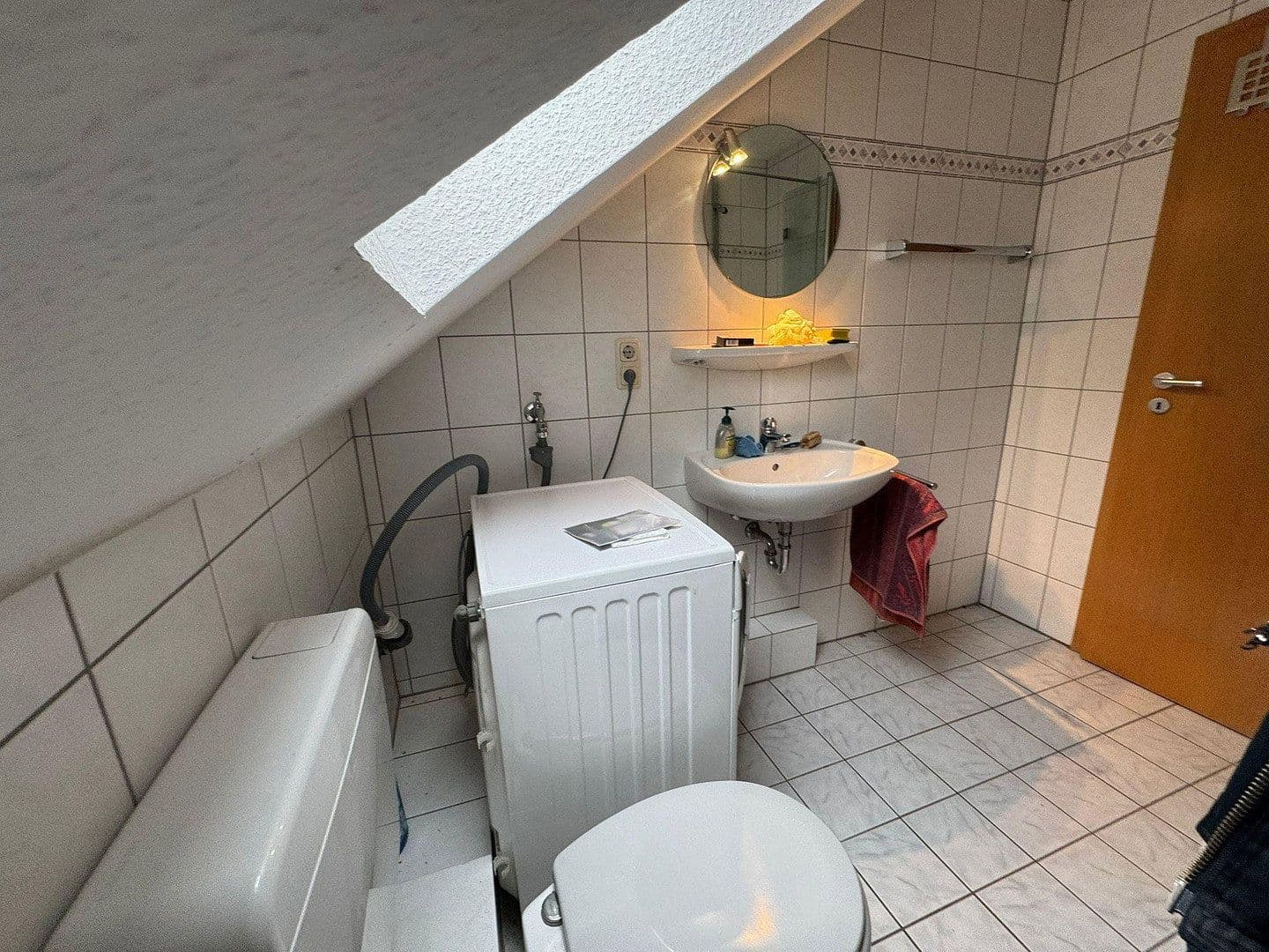 Prenájom bytu 2-izbový 40 m², Hitdorfer Str. 36, Langenfeld (Rheinland), Severné Porýnie - Westfálsko Prenájom bytu 2-izbový 40 m², Hitdorfer Str. 36, Langenfeld (Rheinland), Severné Porýnie - Westfálsko
