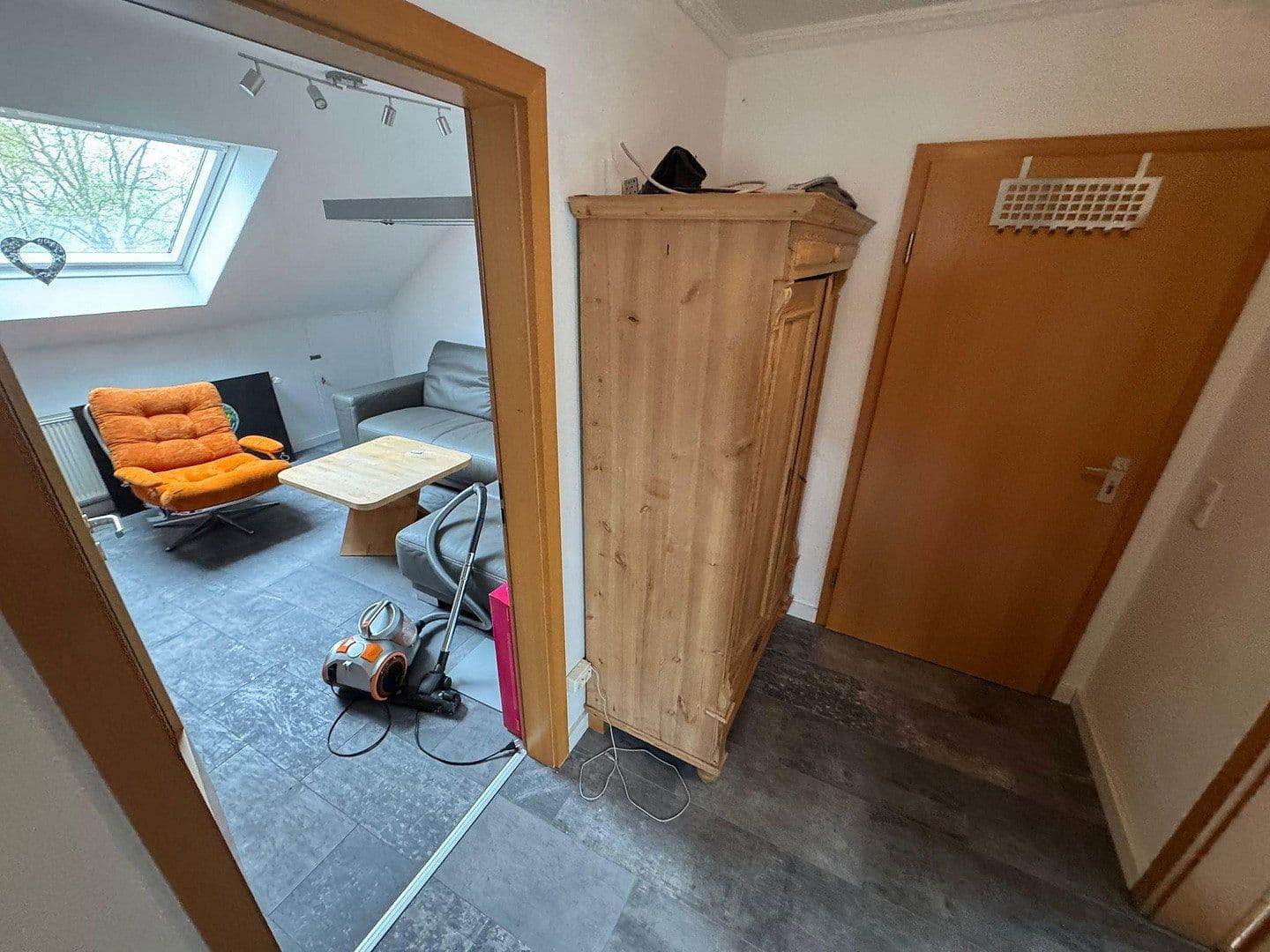 Prenájom bytu 2-izbový 40 m², Hitdorfer Str. 36, Langenfeld (Rheinland), Severné Porýnie - Westfálsko Prenájom bytu 2-izbový 40 m², Hitdorfer Str. 36, Langenfeld (Rheinland), Severné Porýnie - Westfálsko