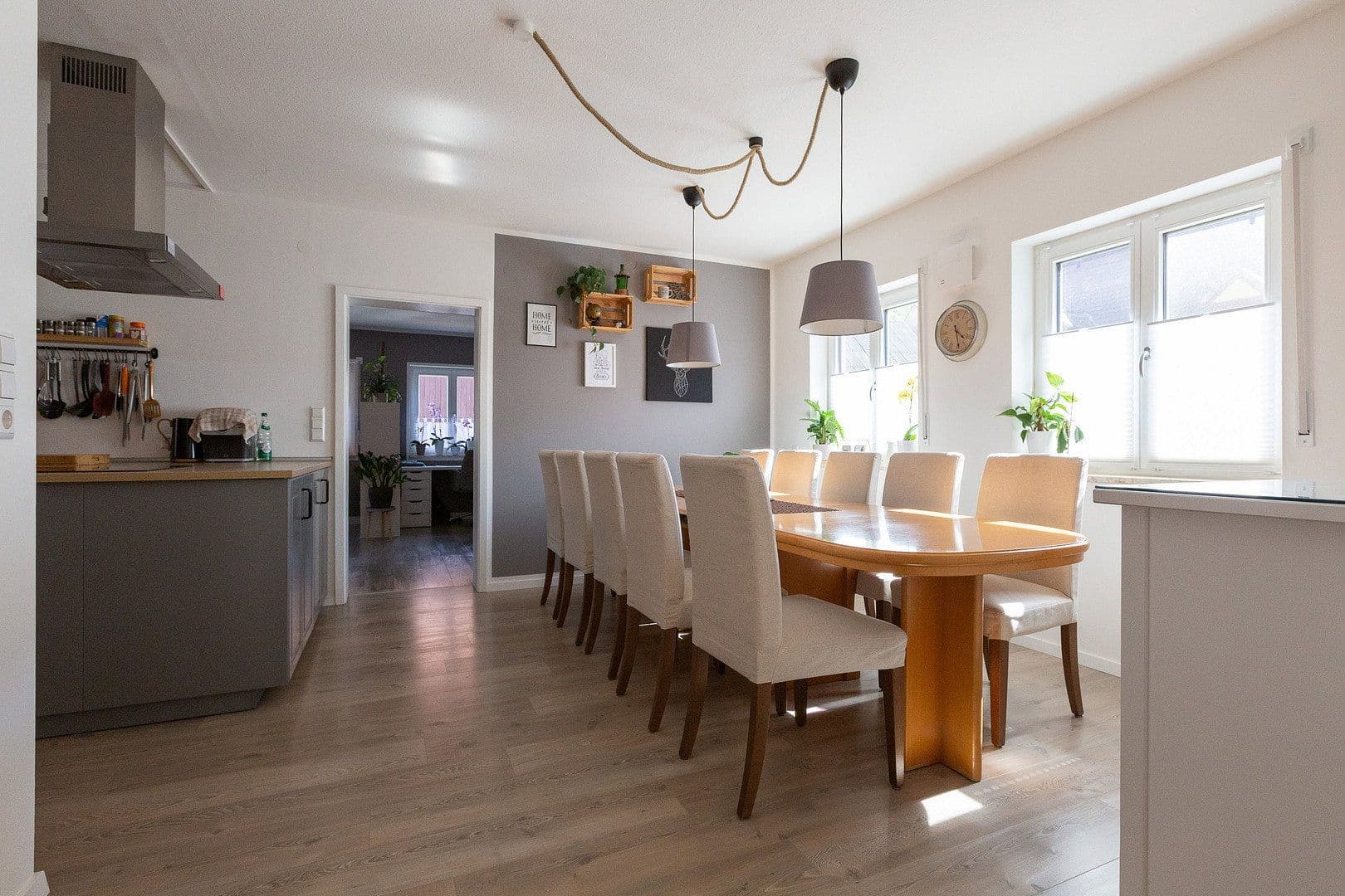 Prenájom bytu 3-izbový 120 m², Burgbernheim, Bavorsko Prenájom bytu 3-izbový 120 m², Burgbernheim, Bavorsko