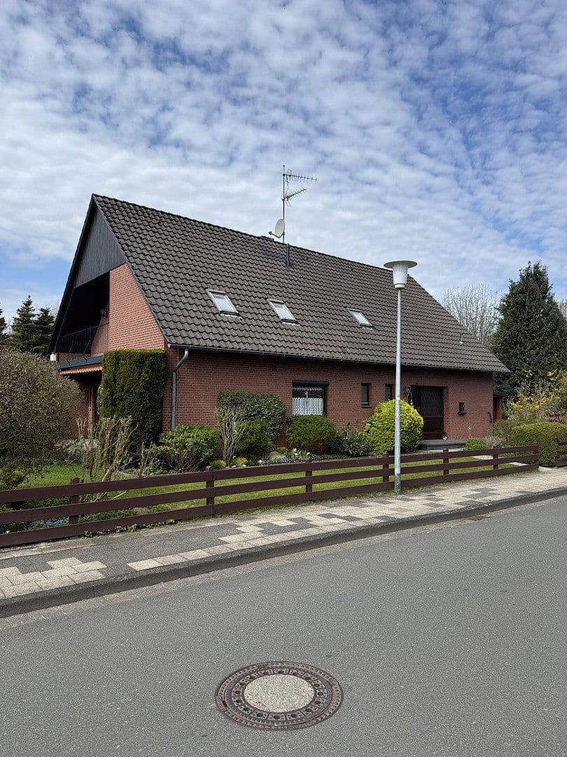 Predaj domu 211 m², pozemek 939 m², Großenkneten, Dolné Sasko Predaj domu 211 m², pozemek 939 m², Großenkneten, Dolné Sasko