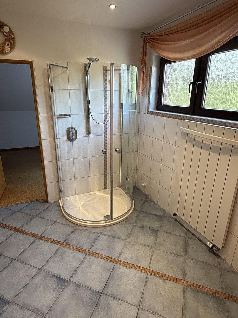 Predaj domu 211 m², pozemek 939 m², Großenkneten, Dolné Sasko Predaj domu 211 m², pozemek 939 m², Großenkneten, Dolné Sasko