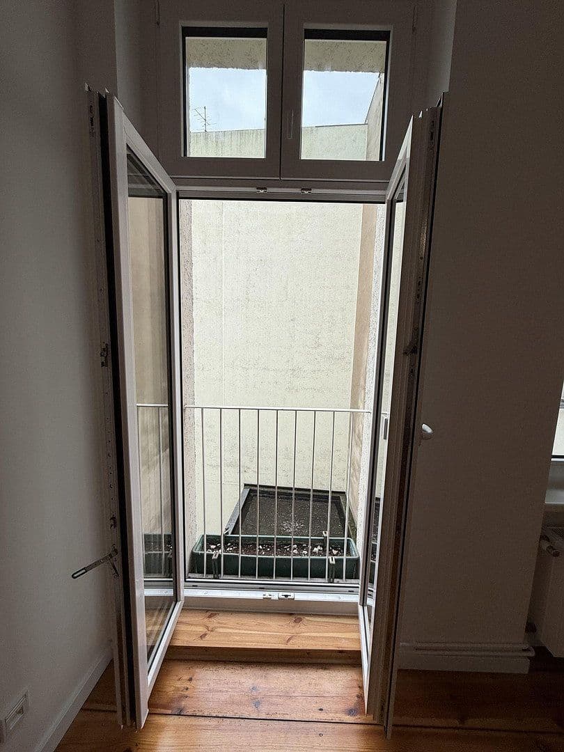 Prenájom bytu 2-izbový 62 m², Kantstraße, Berlin, Berlín Prenájom bytu 2-izbový 62 m², Kantstraße, Berlin, Berlín