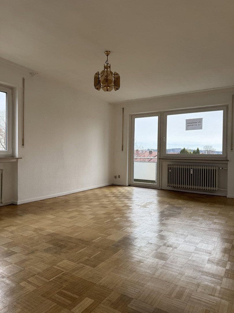 Prenájom bytu 3-izbový 85 m², Offenburgerstraße 1, Villingen-Schwenningen, Bádensko-Wurttembersko Prenájom bytu 3-izbový 85 m², Offenburgerstraße 1, Villingen-Schwenningen, Bádensko-Wurttembersko