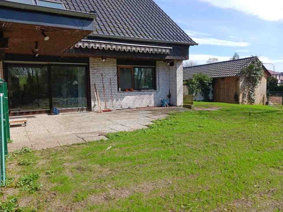 Predaj domu 209 m², pozemek 1.041 m², Tischlerstraße 7, Gifhorn, Dolné Sasko Predaj domu 209 m², pozemek 1.041 m², Tischlerstraße 7, Gifhorn, Dolné Sasko