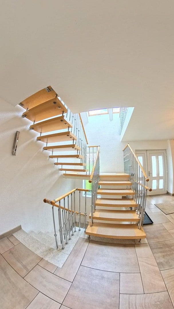 Predaj domu 309 m², pozemek 1.280 m², Markkleeberg, Sasko Predaj domu 309 m², pozemek 1.280 m², Markkleeberg, Sasko