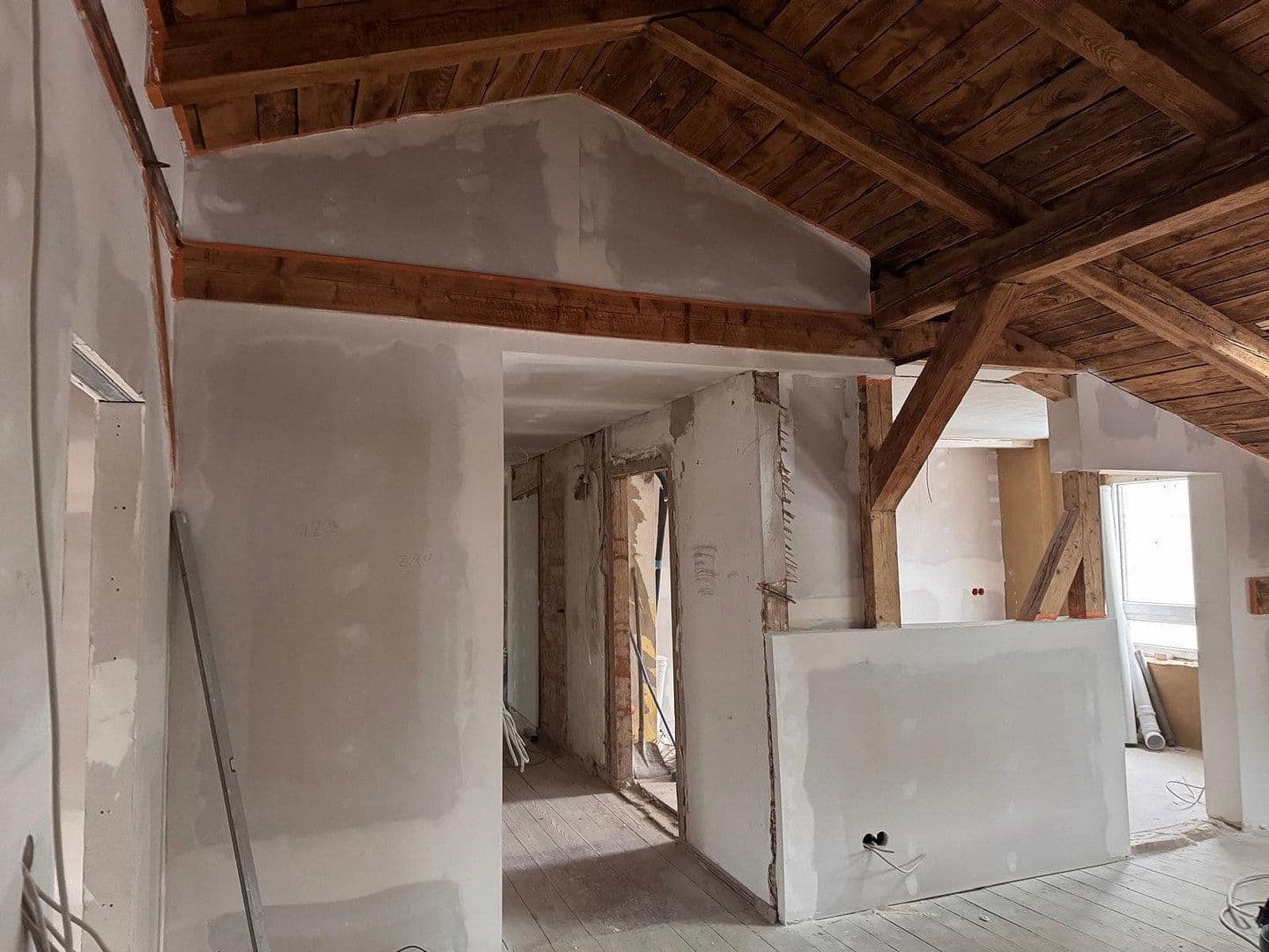 Prenájom bytu 4-izbový 110 m², Bahnhofstraße 22, Schönebeck (Elbe), Sasko-Anhaltsko Prenájom bytu 4-izbový 110 m², Bahnhofstraße 22, Schönebeck (Elbe), Sasko-Anhaltsko