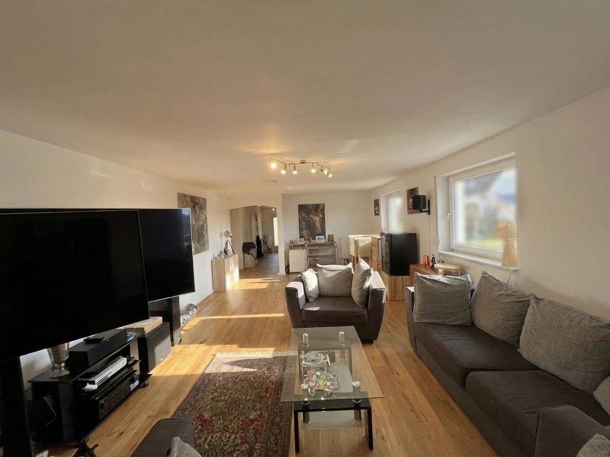 Prenájom bytu 5-izbový 167 m², Schloßgarten 49, Hamburg, Hamburg Prenájom bytu 5-izbový 167 m², Schloßgarten 49, Hamburg, Hamburg