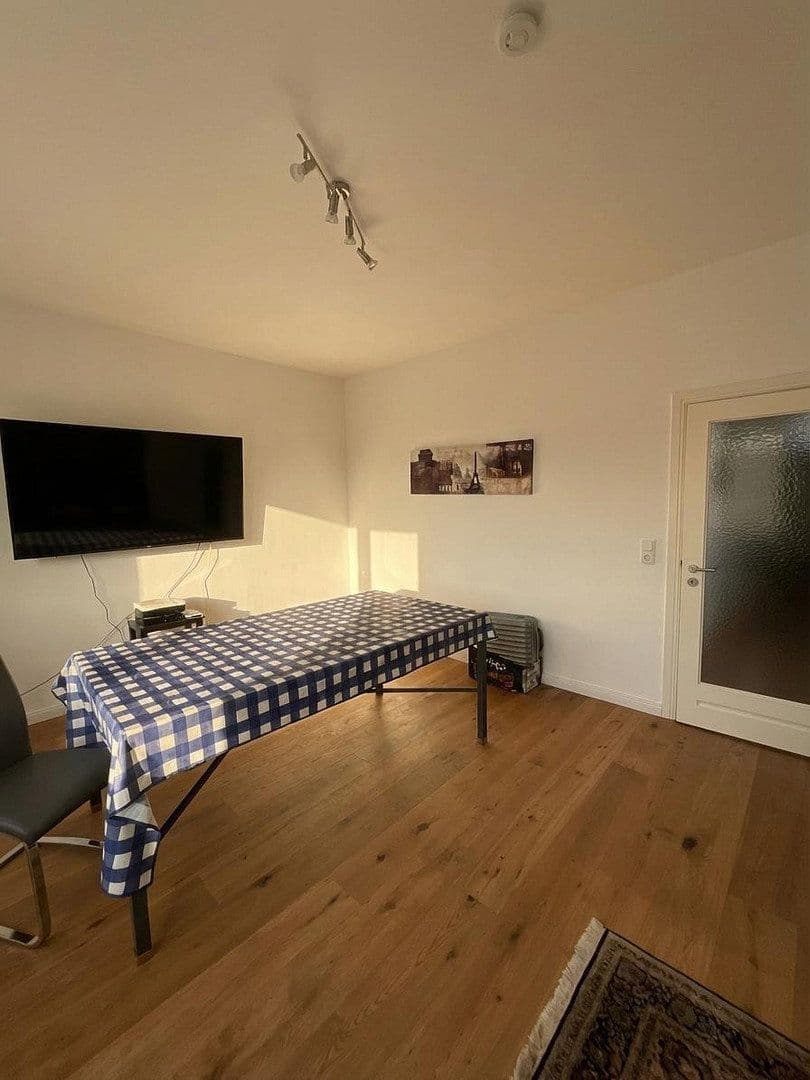 Prenájom bytu 5-izbový 167 m², Schloßgarten 49, Hamburg, Hamburg Prenájom bytu 5-izbový 167 m², Schloßgarten 49, Hamburg, Hamburg