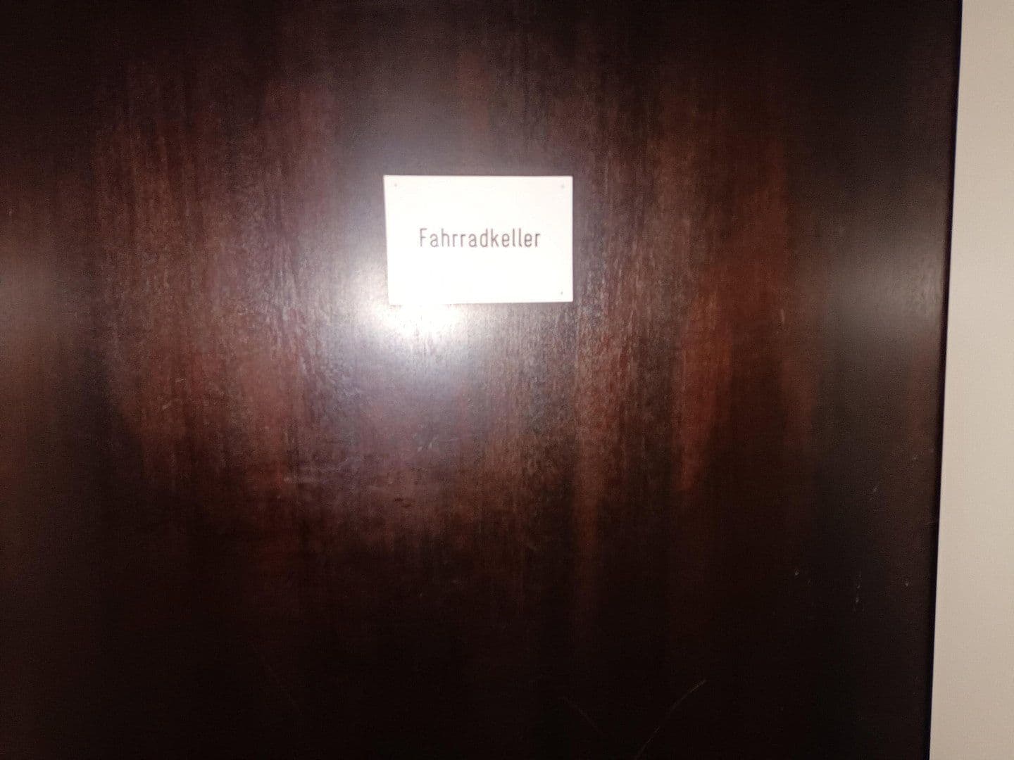 Prenájom bytu 3-izbový 105 m², München, Bavorsko Prenájom bytu 3-izbový 105 m², München, Bavorsko