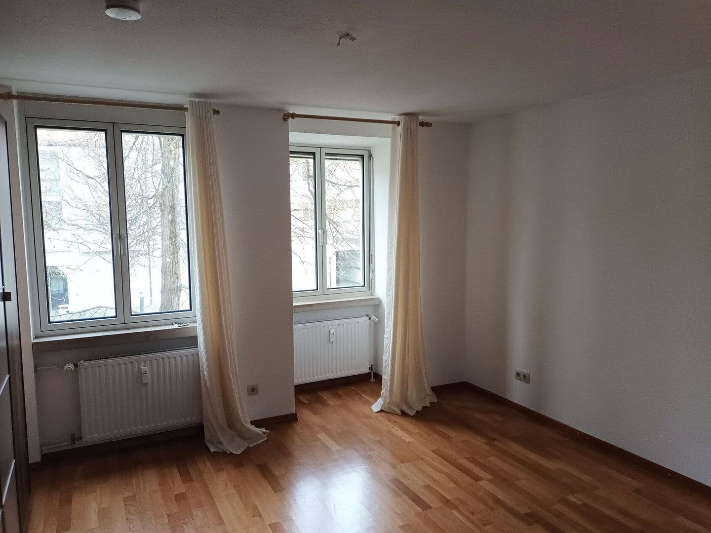 Prenájom bytu 3-izbový 105 m², München, Bavorsko Prenájom bytu 3-izbový 105 m², München, Bavorsko