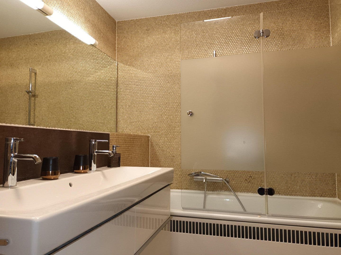 Prenájom bytu 3-izbový 105 m², München, Bavorsko Prenájom bytu 3-izbový 105 m², München, Bavorsko