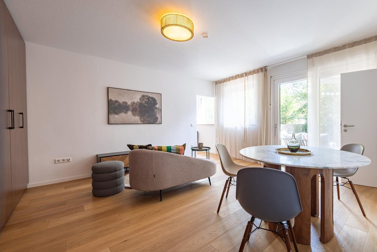 Prenájom bytu 2-izbový 50 m², Johann-Fichte-Str.11, München, Bavorsko Prenájom bytu 2-izbový 50 m², Johann-Fichte-Str.11, München, Bavorsko