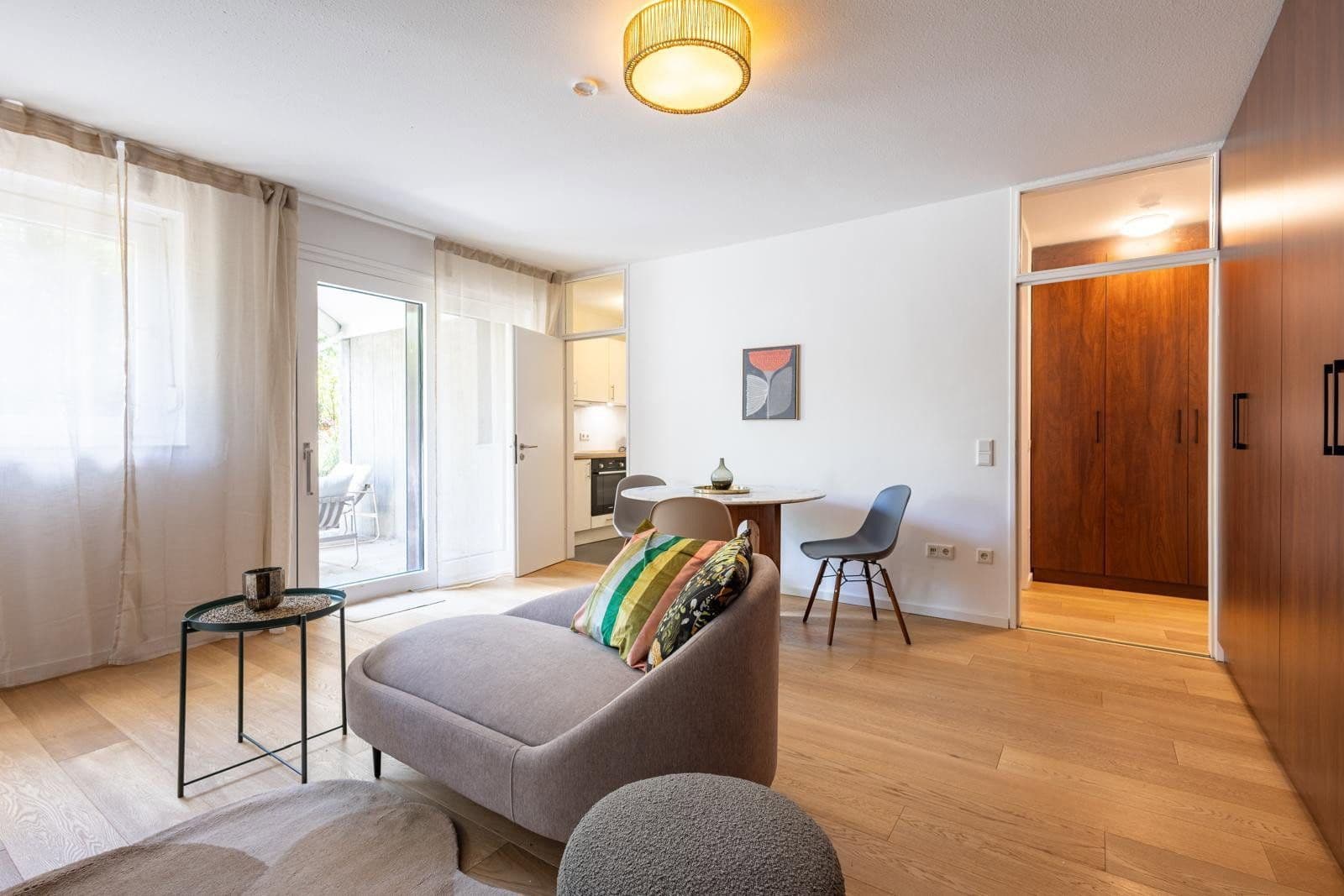 Prenájom bytu 2-izbový 50 m², Johann-Fichte-Str.11, München, Bavorsko Prenájom bytu 2-izbový 50 m², Johann-Fichte-Str.11, München, Bavorsko