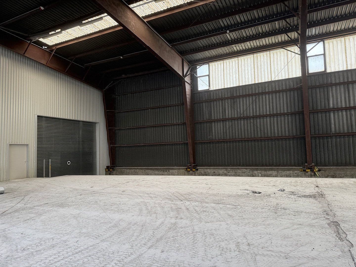 Prenájom nebytového priestoru 6.000 m², Stockerau, Dolné Rakúsko Prenájom nebytového priestoru 6.000 m², Stockerau, Dolné Rakúsko