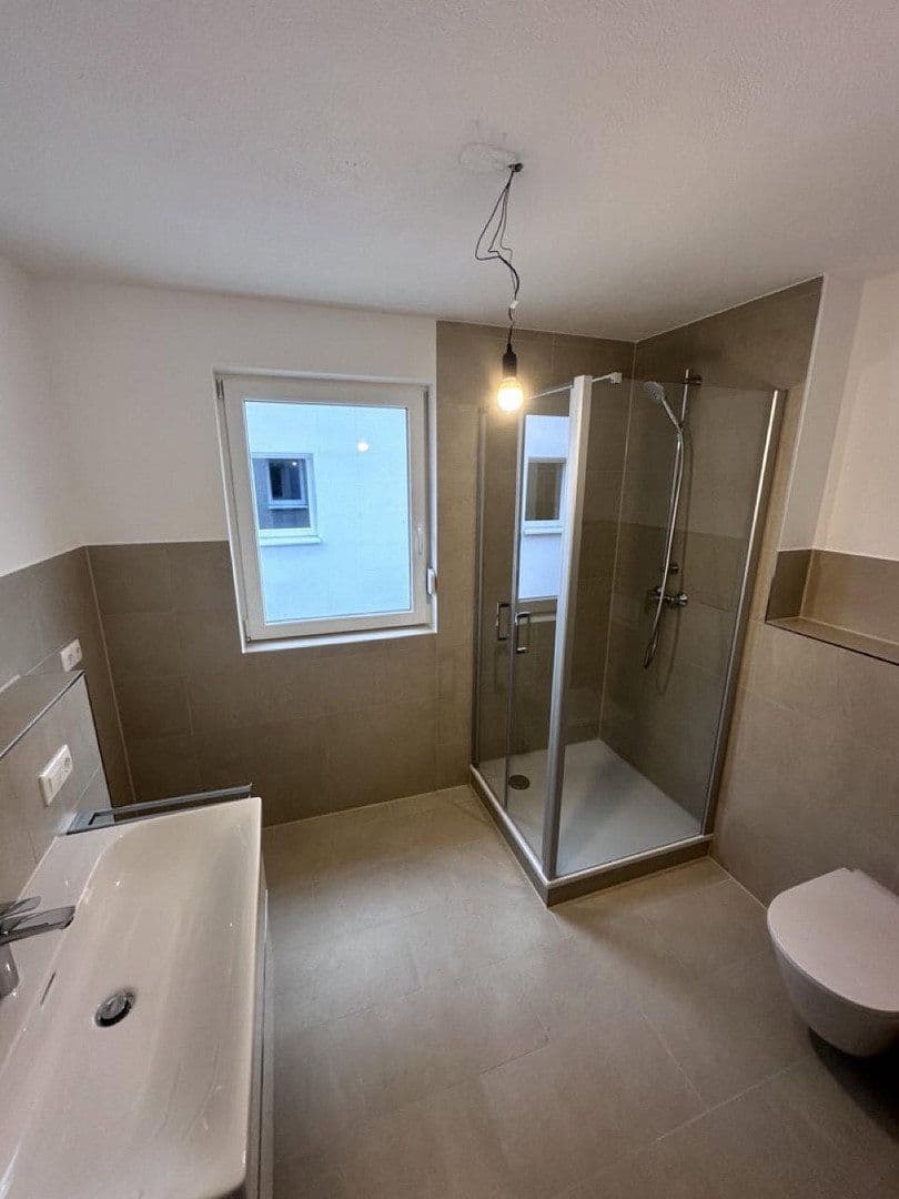 Prenájom bytu 4-izbový 99 m², Max-von-Müller-Str. 8, Rottenburg a. d. Laaber, Bavorsko Prenájom bytu 4-izbový 99 m², Max-von-Müller-Str. 8, Rottenburg a. d. Laaber, Bavorsko