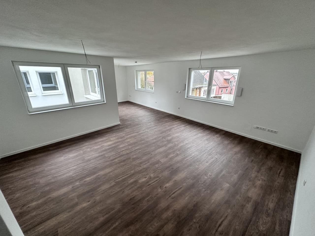 Prenájom bytu 4-izbový 99 m², Max-von-Müller-Str. 8, Rottenburg a. d. Laaber, Bavorsko Prenájom bytu 4-izbový 99 m², Max-von-Müller-Str. 8, Rottenburg a. d. Laaber, Bavorsko