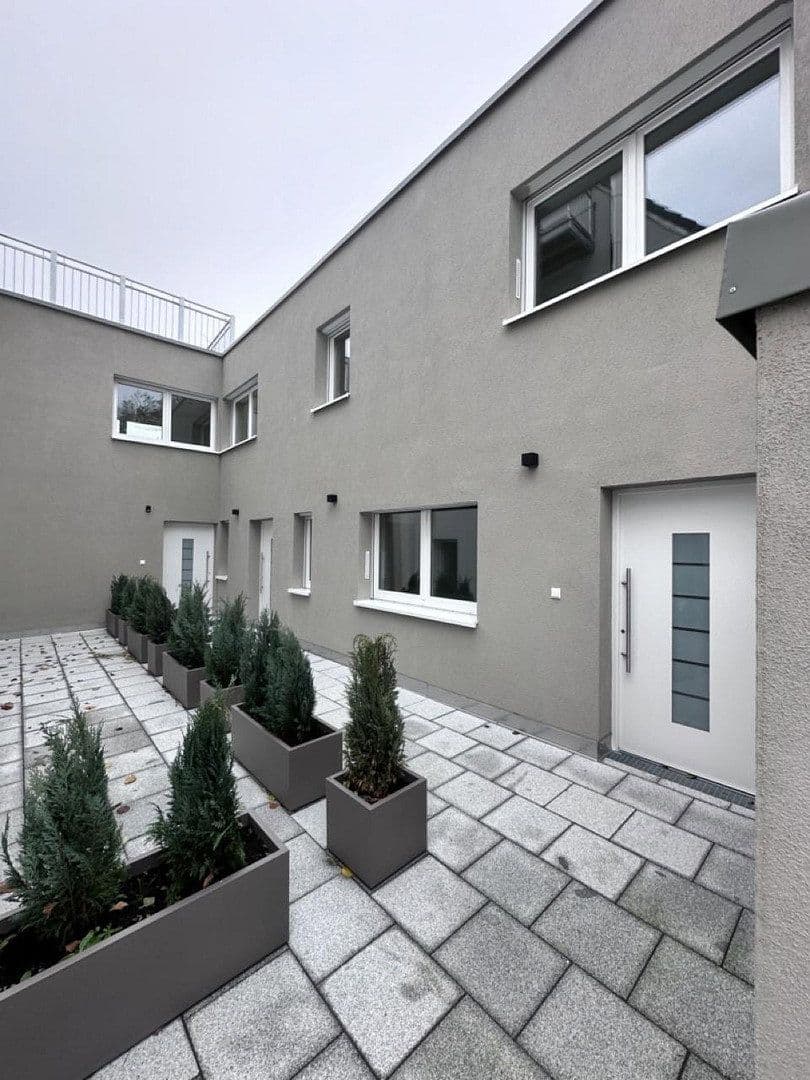 Prenájom bytu 4-izbový 99 m², Max-von-Müller-Str. 8, Rottenburg a. d. Laaber, Bavorsko Prenájom bytu 4-izbový 99 m², Max-von-Müller-Str. 8, Rottenburg a. d. Laaber, Bavorsko