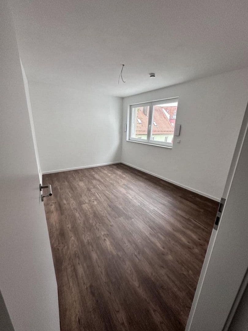 Prenájom bytu 4-izbový 99 m², Max-von-Müller-Str. 8, Rottenburg a. d. Laaber, Bavorsko Prenájom bytu 4-izbový 99 m², Max-von-Müller-Str. 8, Rottenburg a. d. Laaber, Bavorsko