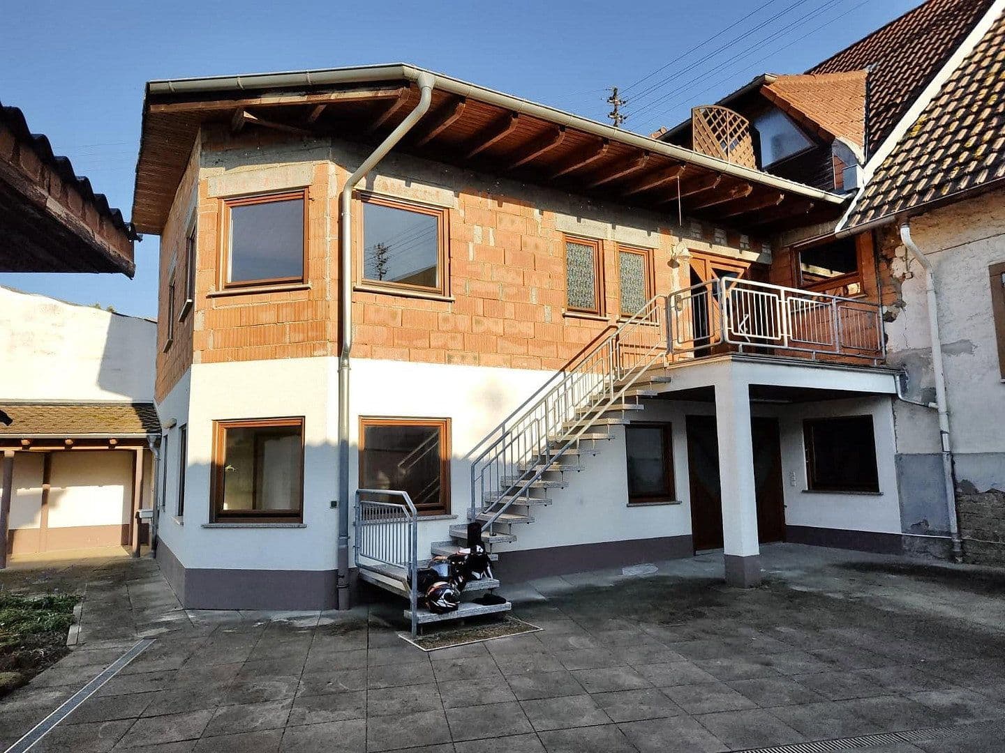 Predaj domu 294 m², pozemek 822 m², Östringen, Bádensko-Wurttembersko Predaj domu 294 m², pozemek 822 m², Östringen, Bádensko-Wurttembersko