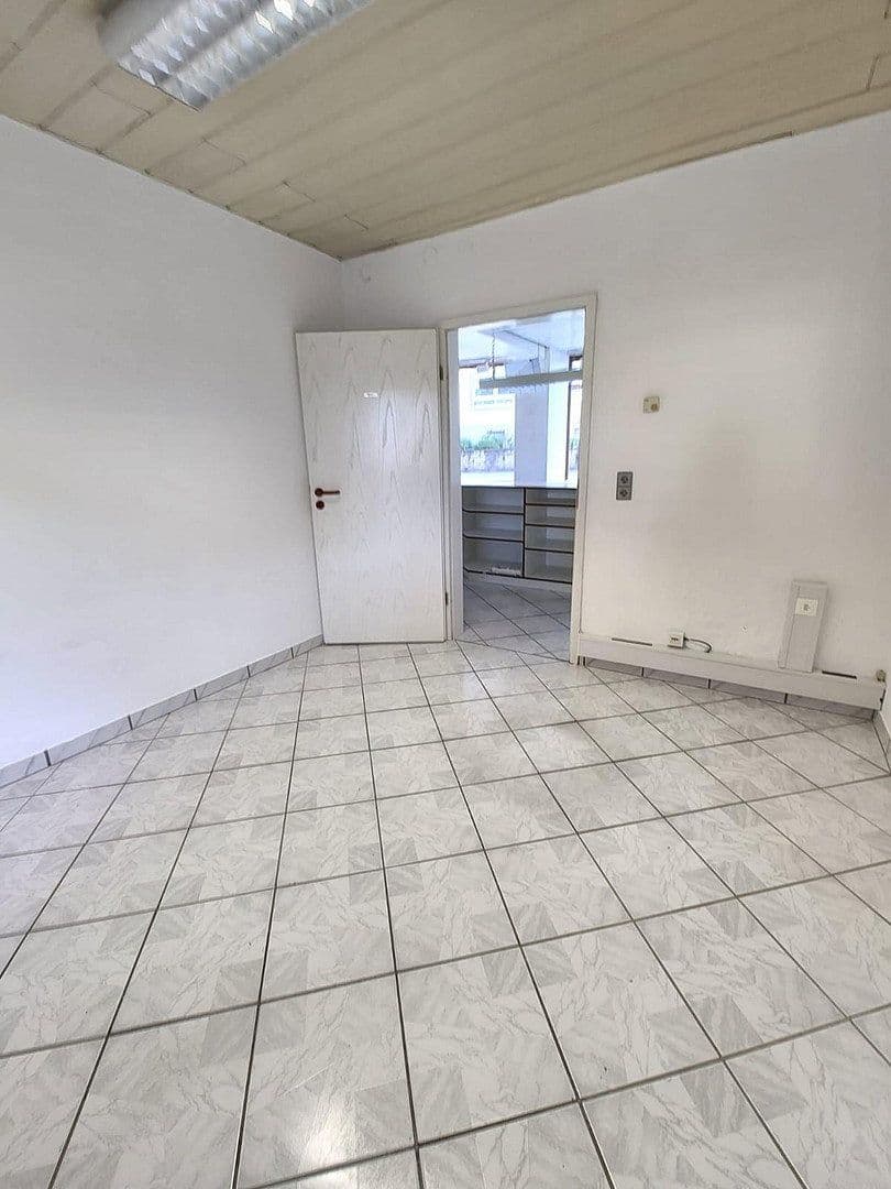 Predaj domu 294 m², pozemek 822 m², Östringen, Bádensko-Wurttembersko Predaj domu 294 m², pozemek 822 m², Östringen, Bádensko-Wurttembersko
