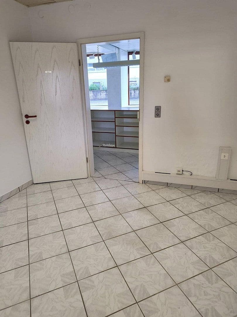 Predaj domu 294 m², pozemek 822 m², Östringen, Bádensko-Wurttembersko Predaj domu 294 m², pozemek 822 m², Östringen, Bádensko-Wurttembersko