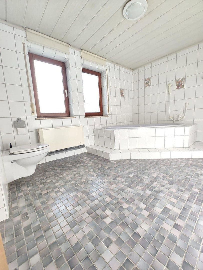 Predaj domu 294 m², pozemek 822 m², Östringen, Bádensko-Wurttembersko Predaj domu 294 m², pozemek 822 m², Östringen, Bádensko-Wurttembersko