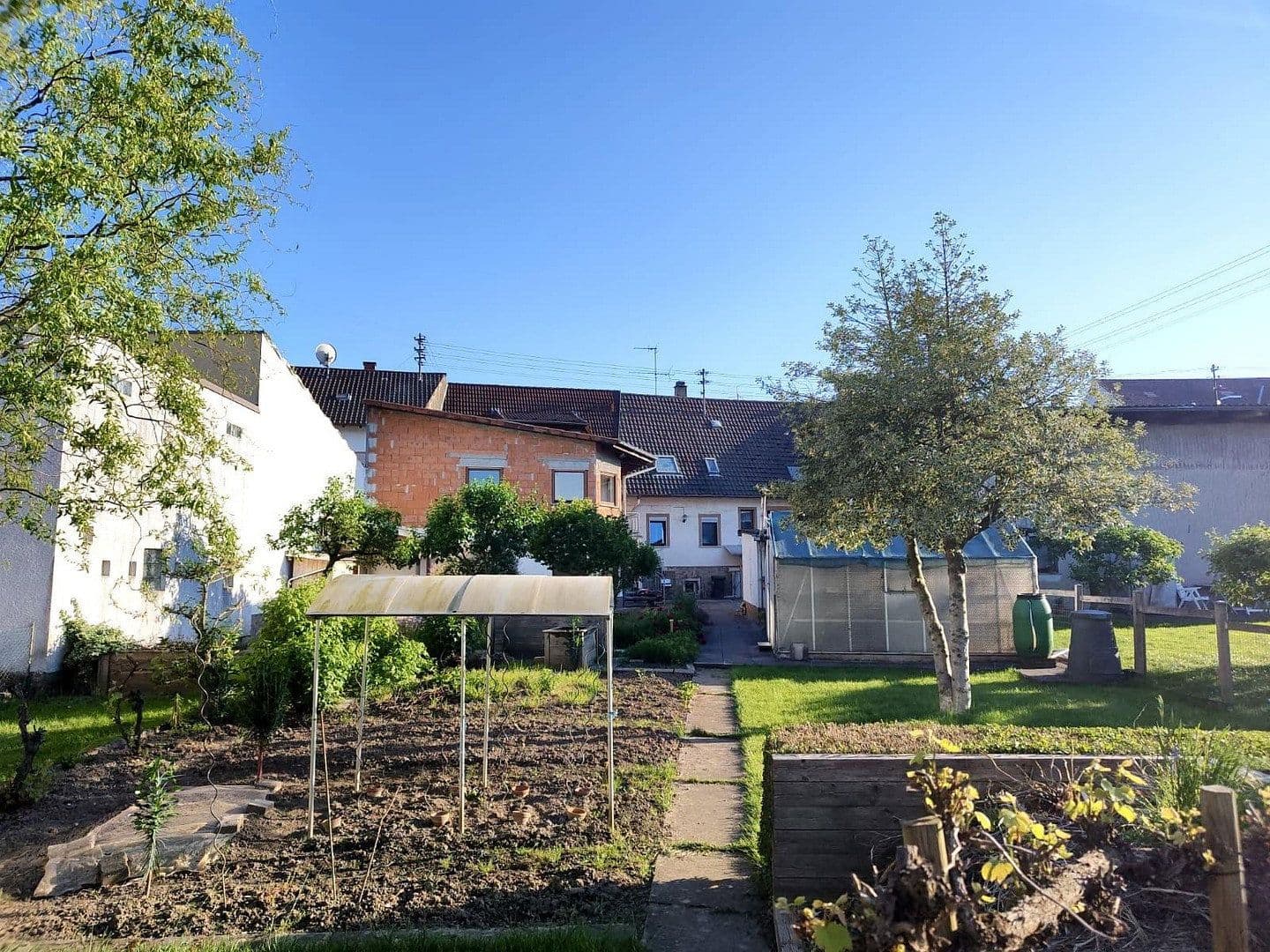 Predaj domu 294 m², pozemek 822 m², Östringen, Bádensko-Wurttembersko Predaj domu 294 m², pozemek 822 m², Östringen, Bádensko-Wurttembersko