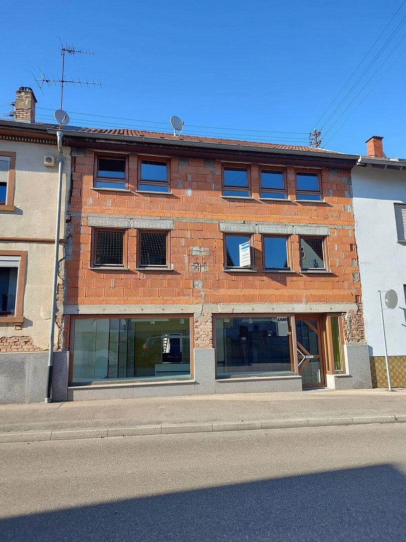 Predaj domu 294 m², pozemek 822 m², Östringen, Bádensko-Wurttembersko Predaj domu 294 m², pozemek 822 m², Östringen, Bádensko-Wurttembersko